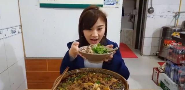 欺騙觀眾？「最美大胃王」再爆假吃風波　慘被抓包「一句話穿幫」！