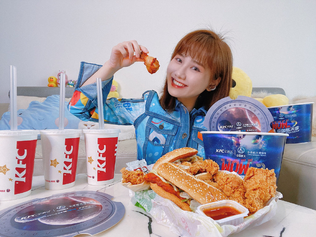 欺騙觀眾？「最美大胃王」再爆假吃風波　慘被抓包「一句話穿幫」！