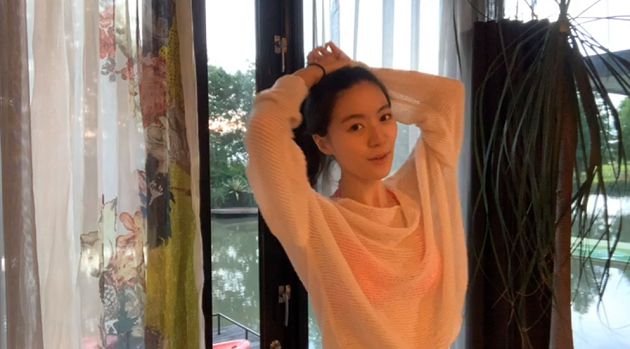 羞曝深溝！清新實況主「深V比基尼」炸出巨球　網：原來有料！