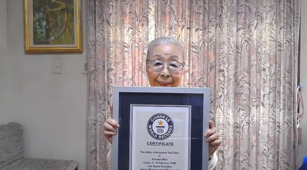 破金氏紀錄！90歲實況主爽玩《惡靈古堡》　網：阿嬤都比我厲害