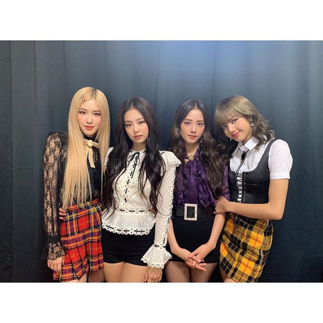 BLACKPINK最新造型釋出!Lisa「超深下眼影+唇環」 網看歪:超前衛