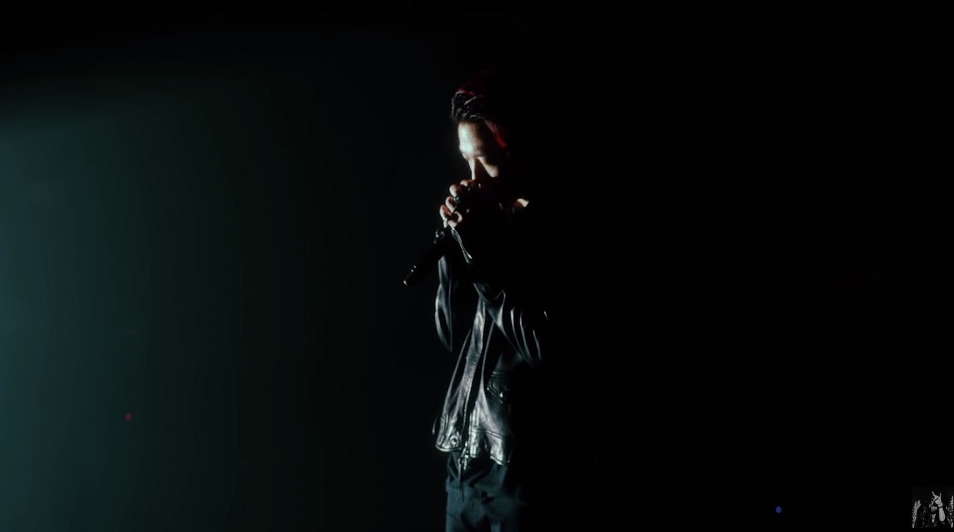 突破以往風格!ØZI「搶先演唱新歌」 一鏡到底拍攝超驚人