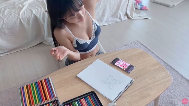 韓國超兇DJ炫才藝!「一歪腰畫畫」網全歪樓:福利太滿