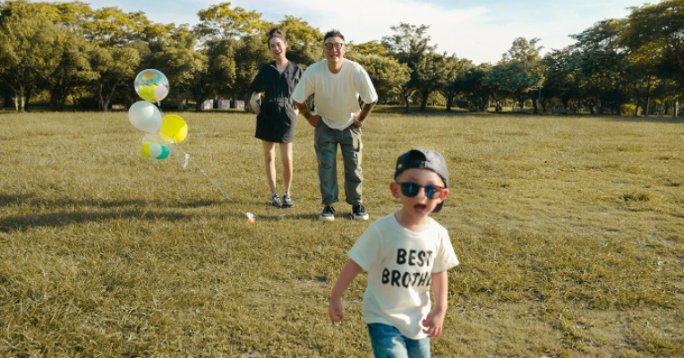 余文樂再當爸？國際父親節發文 兒子衣服暗藏玄機