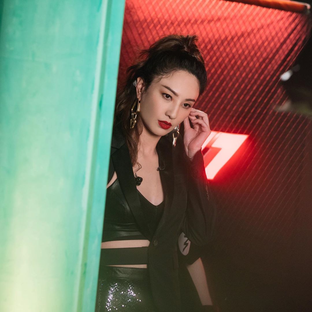 墜樓險喪命!「應采兒閨蜜」曾爆「衣服滑落慘走光」 還被當眾脫褲!