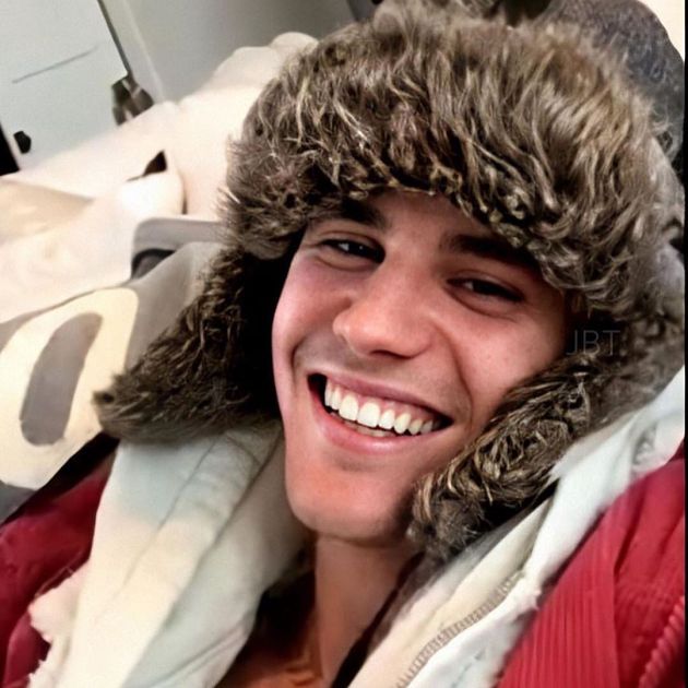 小賈斯汀被控交往賽琳娜「硬上粉絲」！網紅歌迷曬證據：本人回應了