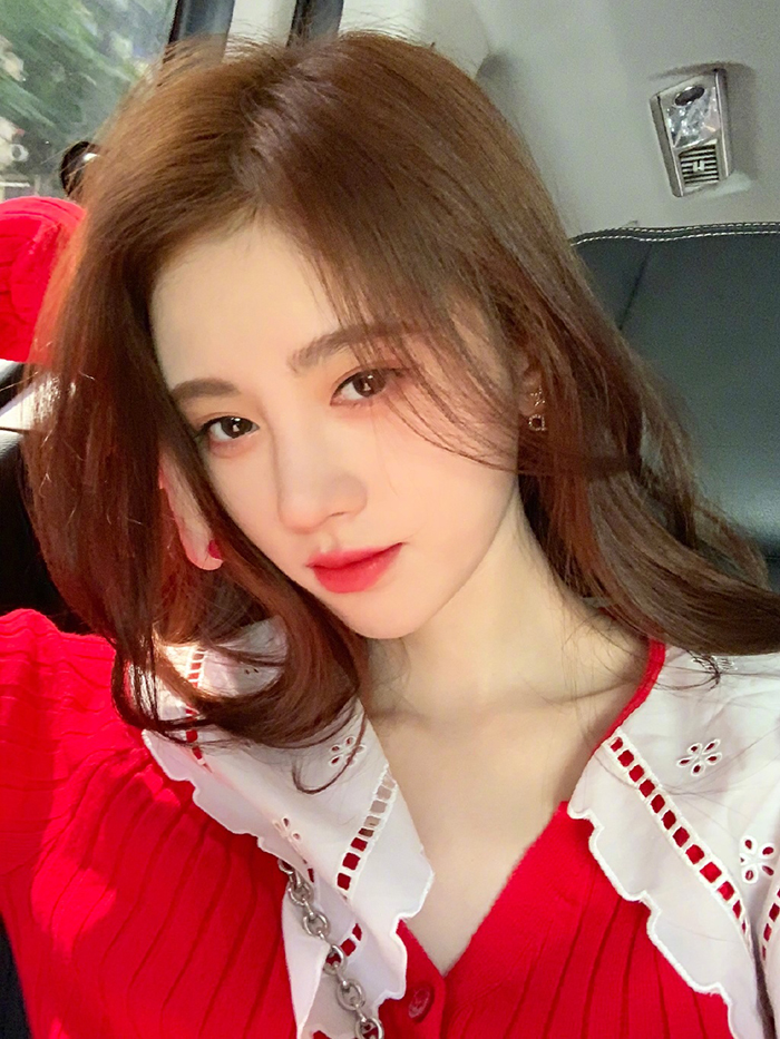 才爆「全身都假的」!中國第一美女「臉比口罩小一圈」 網抓包:太做作