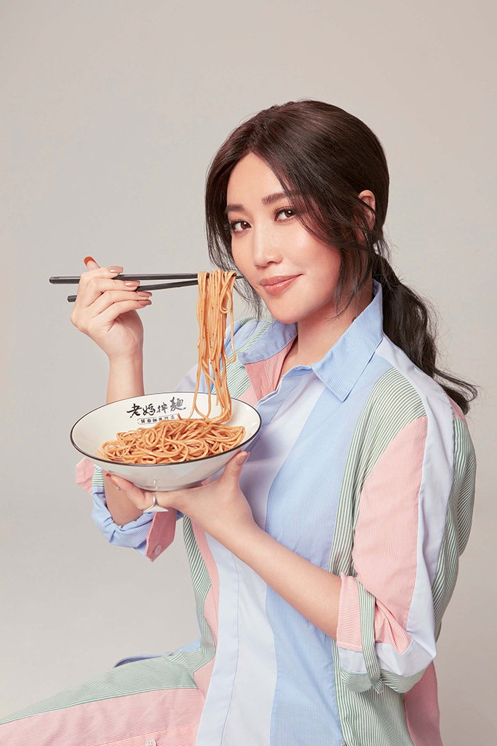 吸金程度百分百！A-Lin續約老媽拌麵　加碼曝「新專輯動向」