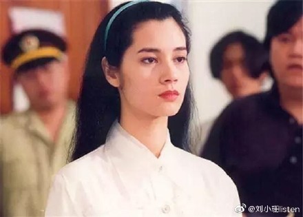 曾被逼「三點全露」!三級片女神「近況曝光」:送急診差點沒命