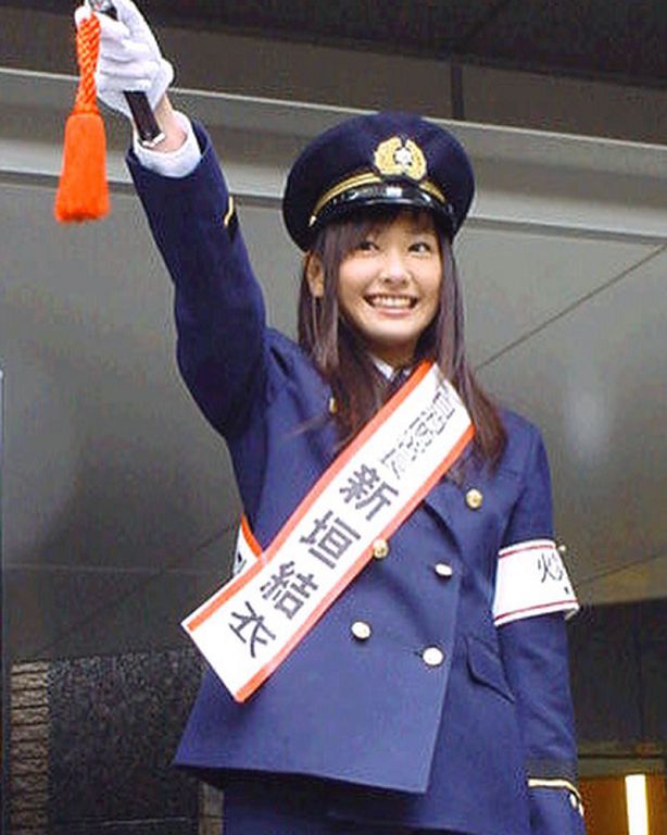 「國民老婆」新垣結衣爆走鐘！睽違2年亮相：肚子凸一塊