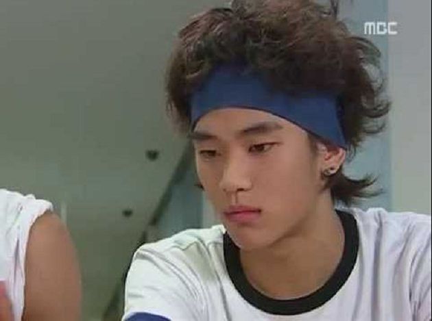 金秀賢「跑龍套」舊照曝光！「奶油肌」消失　網全看傻：整形了嗎？