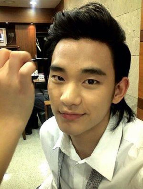 金秀賢「跑龍套」舊照曝光！「奶油肌」消失　網全看傻：整形了嗎？