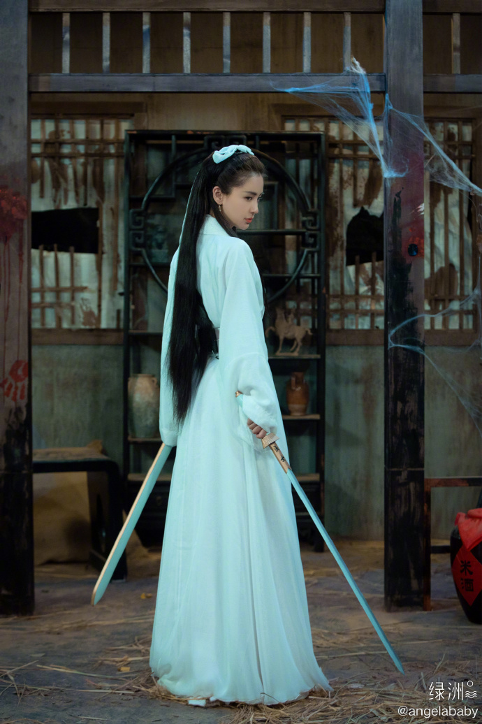 最美小龍女其實是她?Angelababy遭爆「拒演內幕」 陳妍希慘挨酸:免費送老公