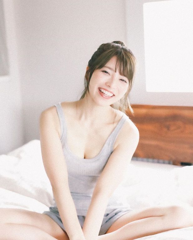上原亞衣舊照流出!「圓臉辣妹」時期曝光 羞認:小六就初戀了