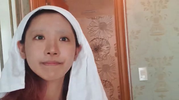 為賺15萬斗內!企鵝妹「直播剃毛」家人嚇哭 網嘆:太犧牲