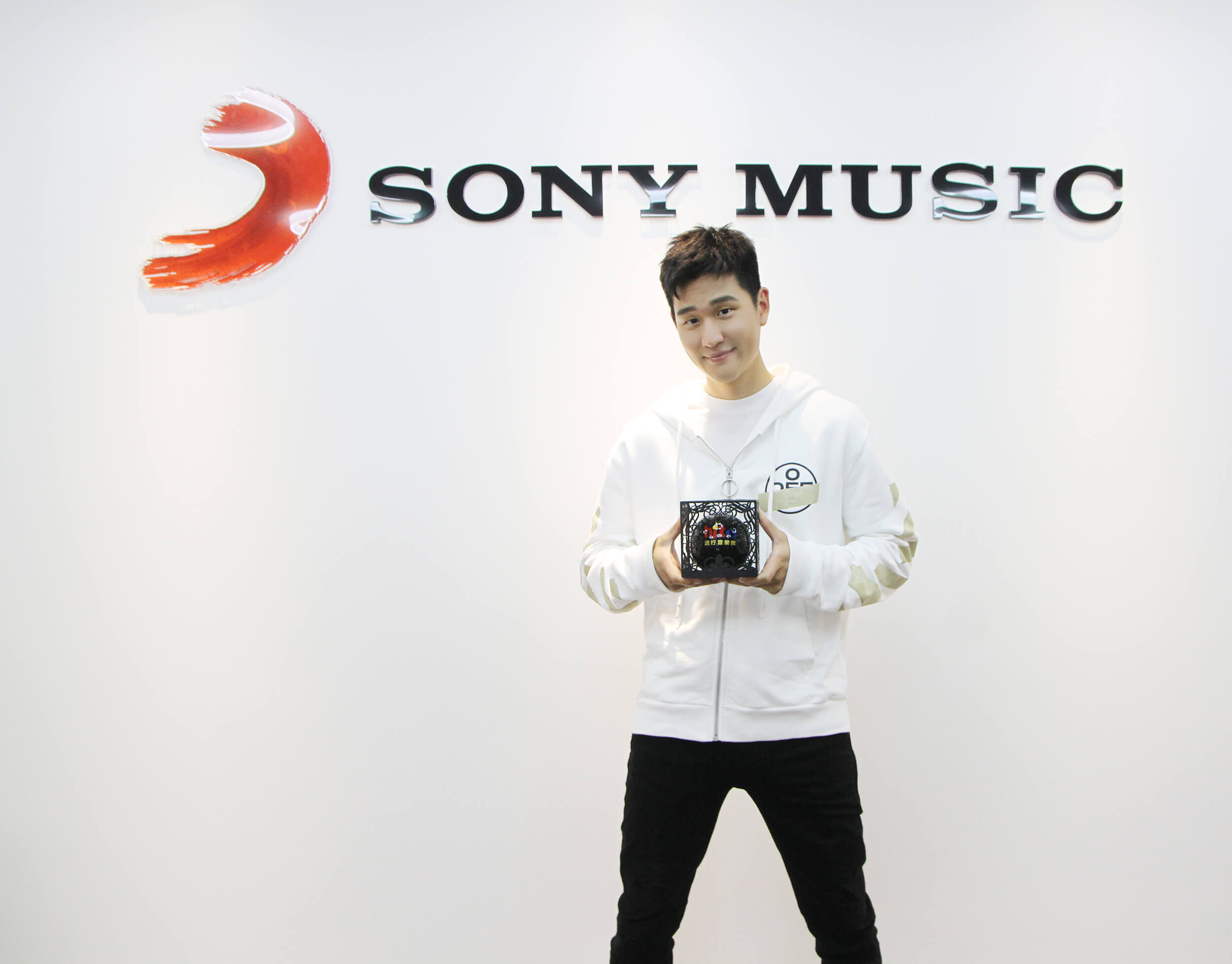 hito2020 / 蟬聯榜單20週！周興哲「連拿3大獎」：謝謝歌迷