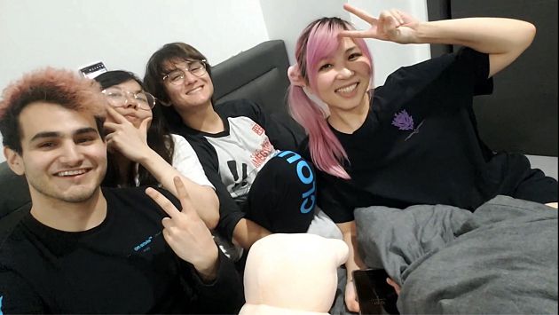 爬上床又親又摸!實況主宿舍爆「成員性騷擾」 百萬網紅慘受害