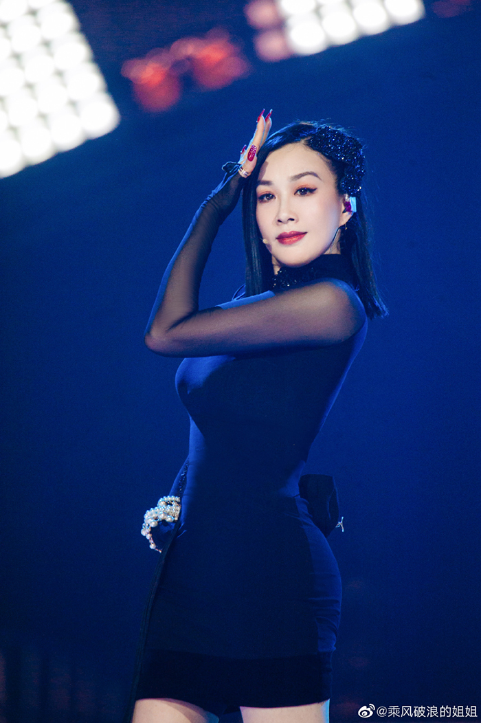 說好的不剪？鍾麗緹《乘風破浪的姐姐》「耳環突然消失」　網傻眼：欺騙觀眾