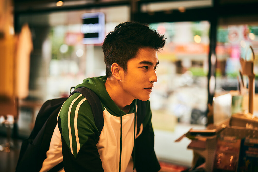 小傑 (曾敬驊 飾)。是阿祈的兒子,目前為高三學生。會花錢贊助爸爸的夢想。