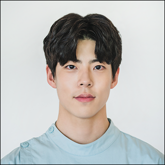 吳車勇(崔宇成 飾) 剛入職不到3個月的新人護士,滿腔熱血對於工作十分有抱負。但個性莽撞的他常常與前輩文鋼太起衝突。