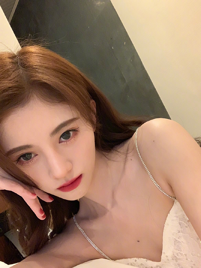 曾被爆超狂變臉史!「四千年美女」首曝封號由來 「壓力太大」淚崩!