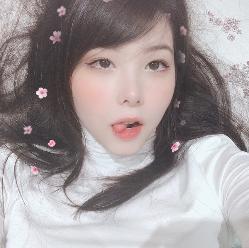 真面目崩壞!超兇女輔助「素顏曝光」 網看傻:像男的