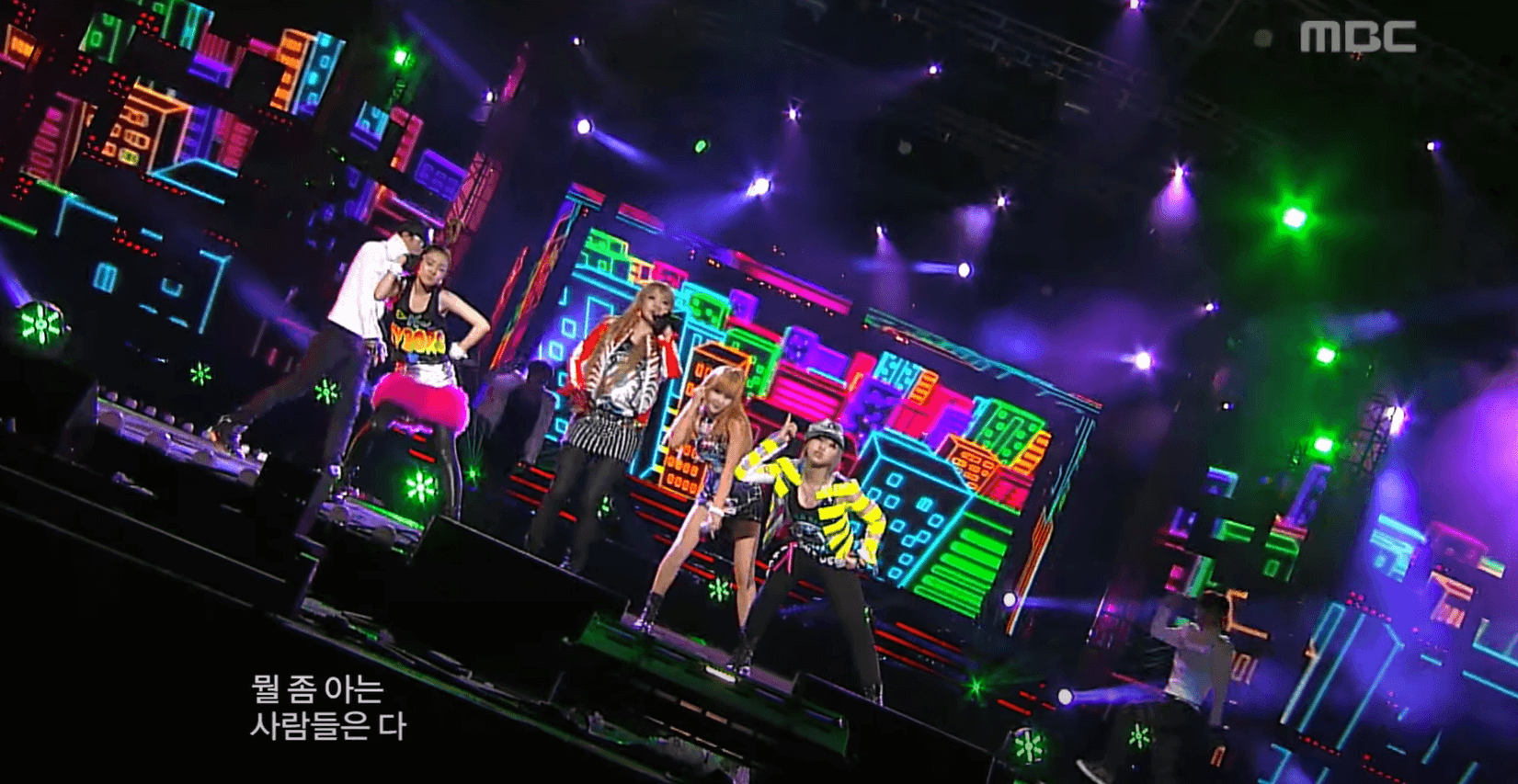 全靠顏值在撐！韓女團打歌服太醜　網狠批：得罪造型師