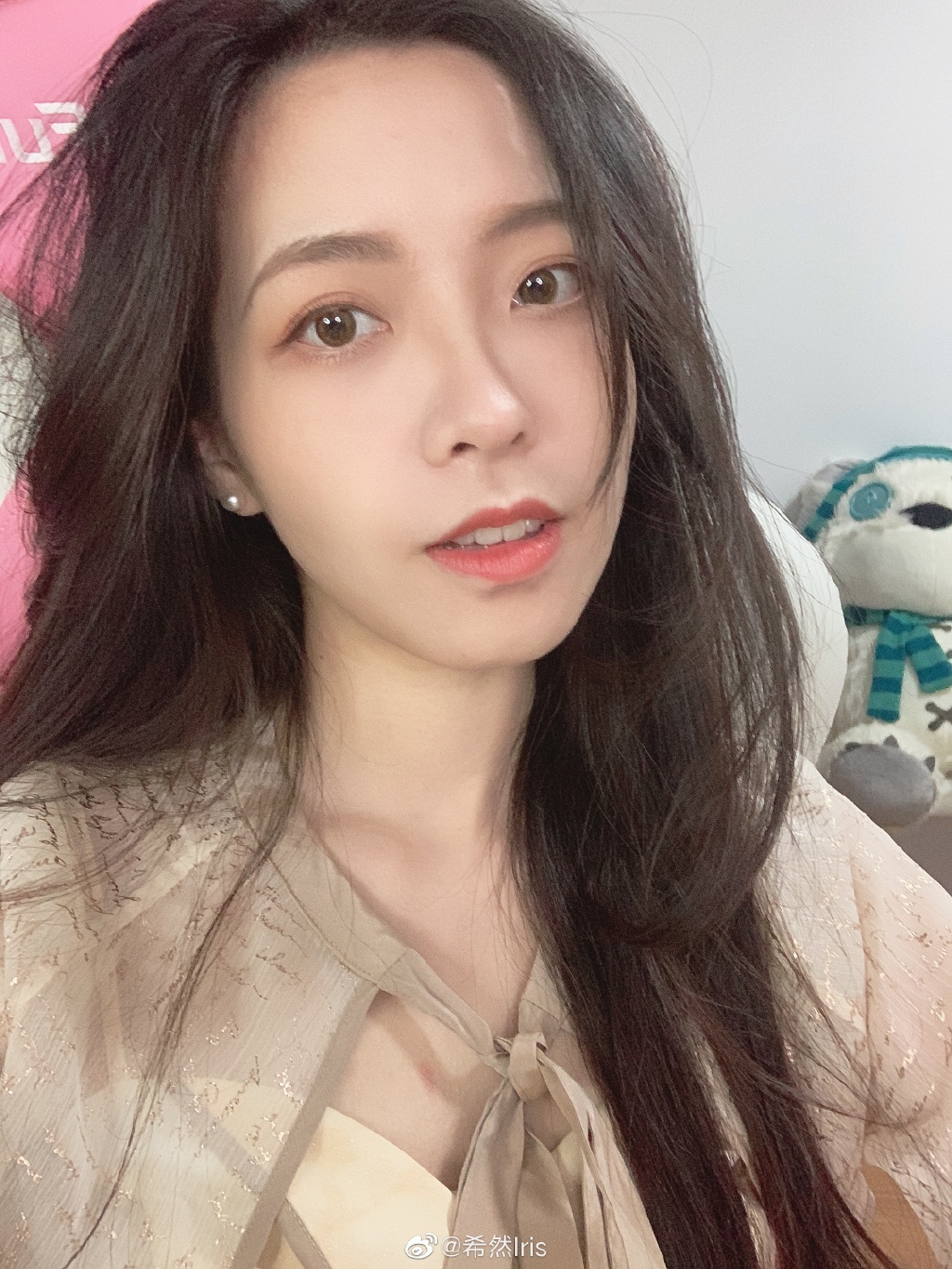 被恐嚇、尾隨!LPL正妹主持曝遇「變態狂粉」嘆:好噁心!