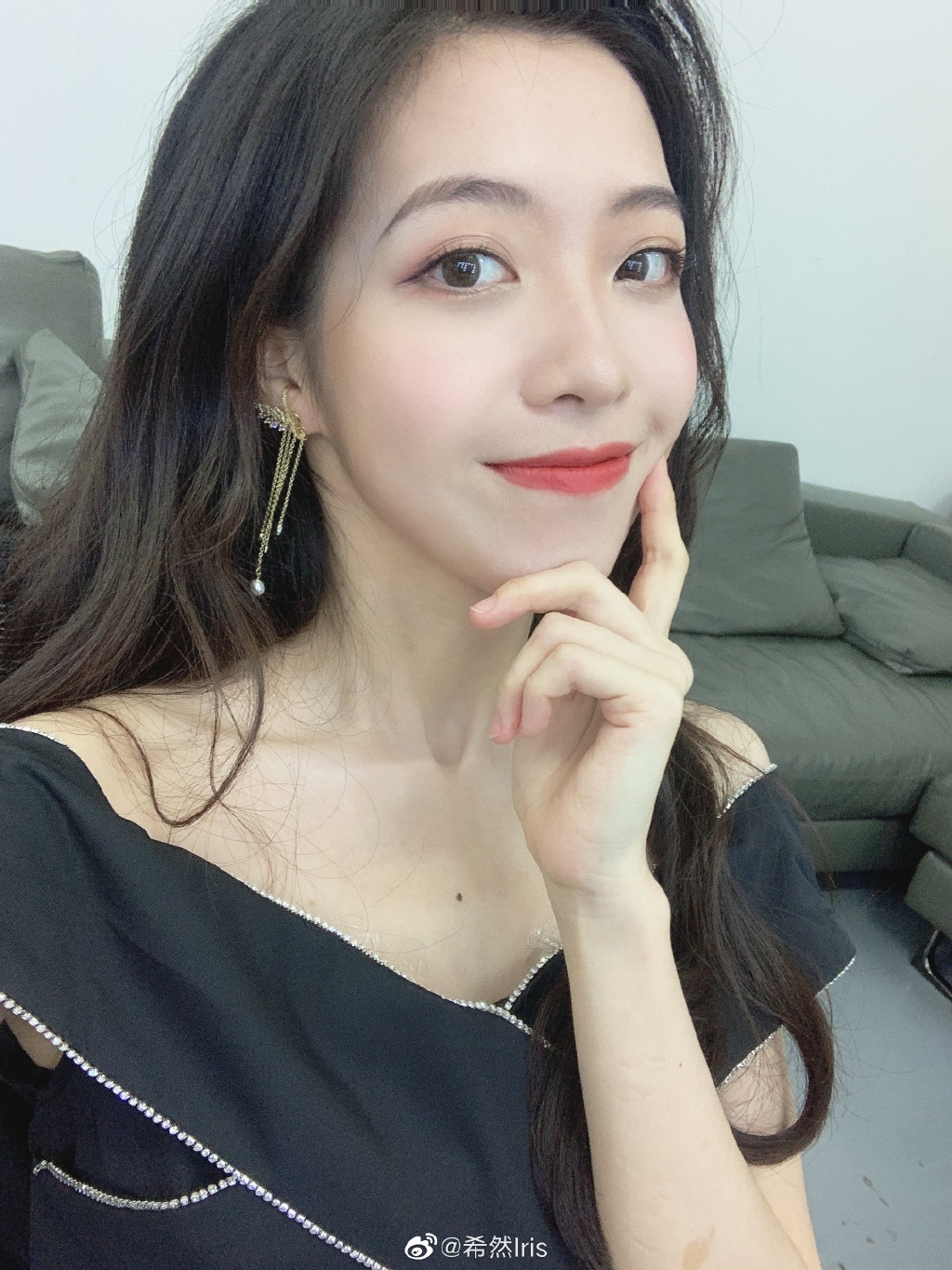 被恐嚇、尾隨!LPL正妹主持曝遇「變態狂粉」嘆:好噁心!