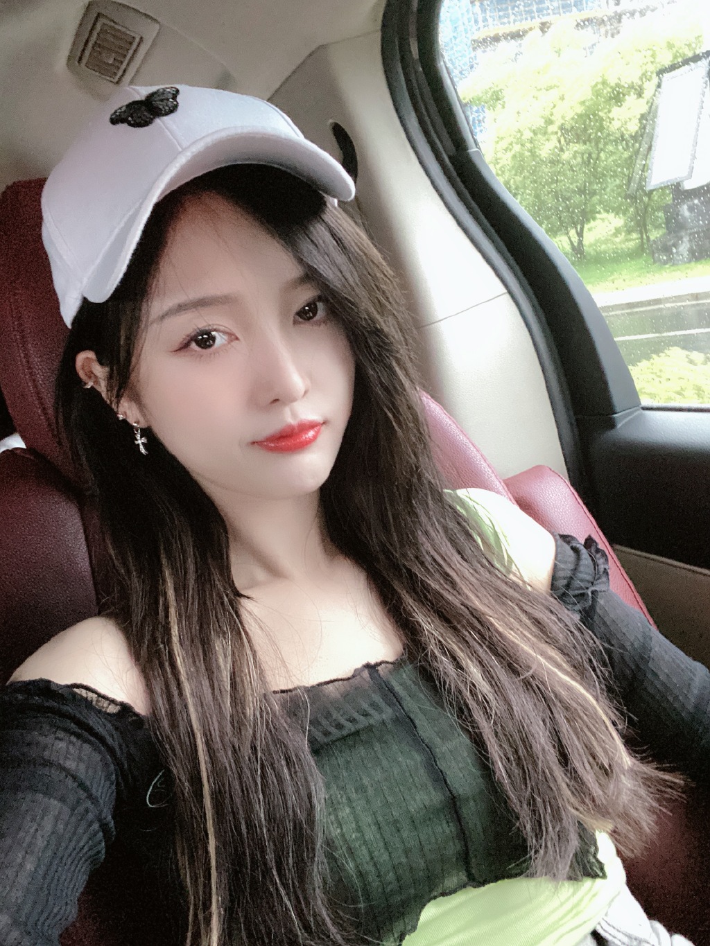 火箭少女解散15天！吳宣儀「變更微博ID」　粉絲驚：不回宇宙少女了？