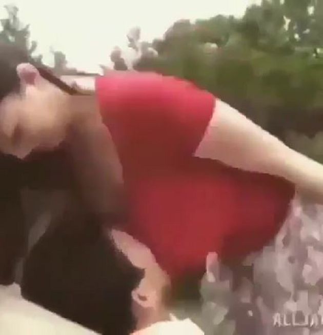 J級木瓜核彈狂甩巴掌！15秒影片網上瘋傳　男粉狂喊：我願意！