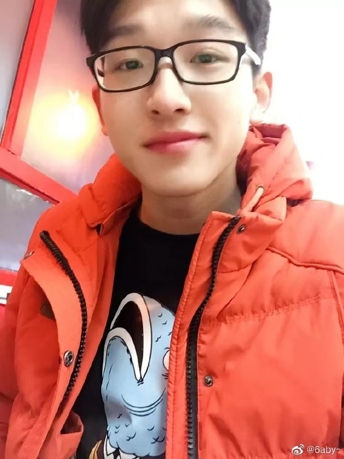 顏值嚴重降低?100KG厚片女孩曝光「老公青澀矬照」 「超狂反差」網全笑歪!