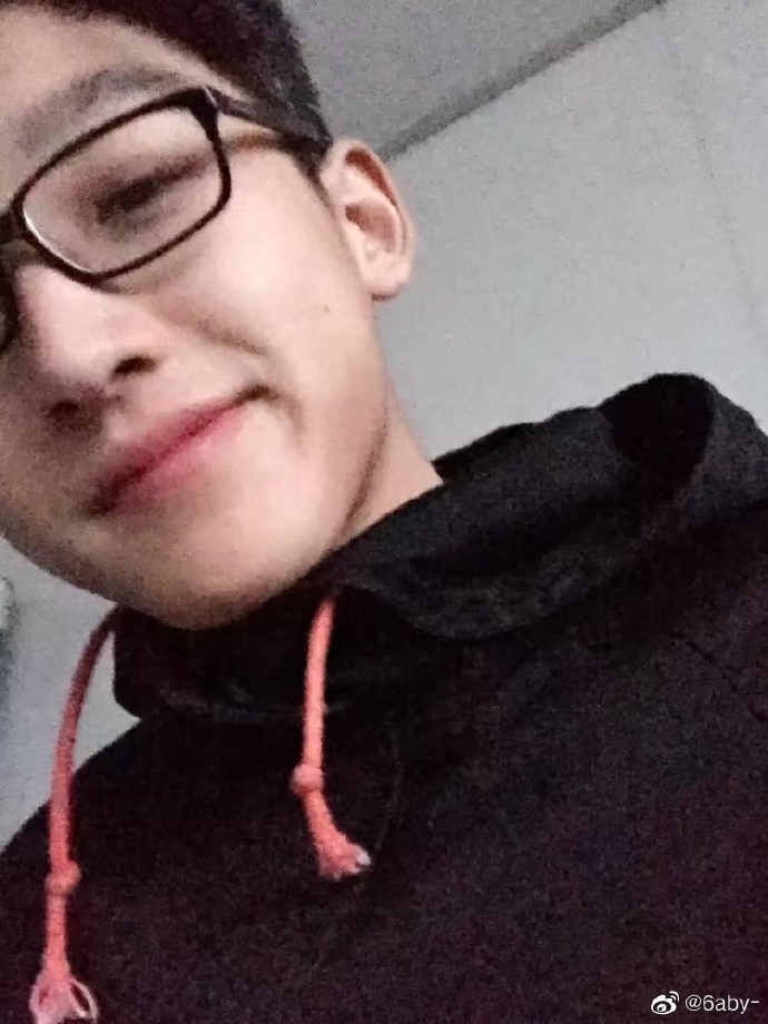 顏值嚴重降低?100KG厚片女孩曝光「老公青澀矬照」 「超狂反差」網全笑歪!