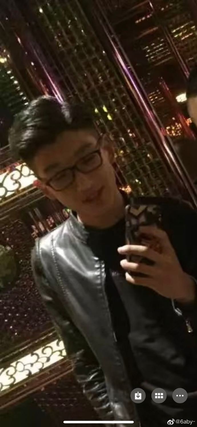 顏值嚴重降低?100KG厚片女孩曝光「老公青澀矬照」 「超狂反差」網全笑歪!