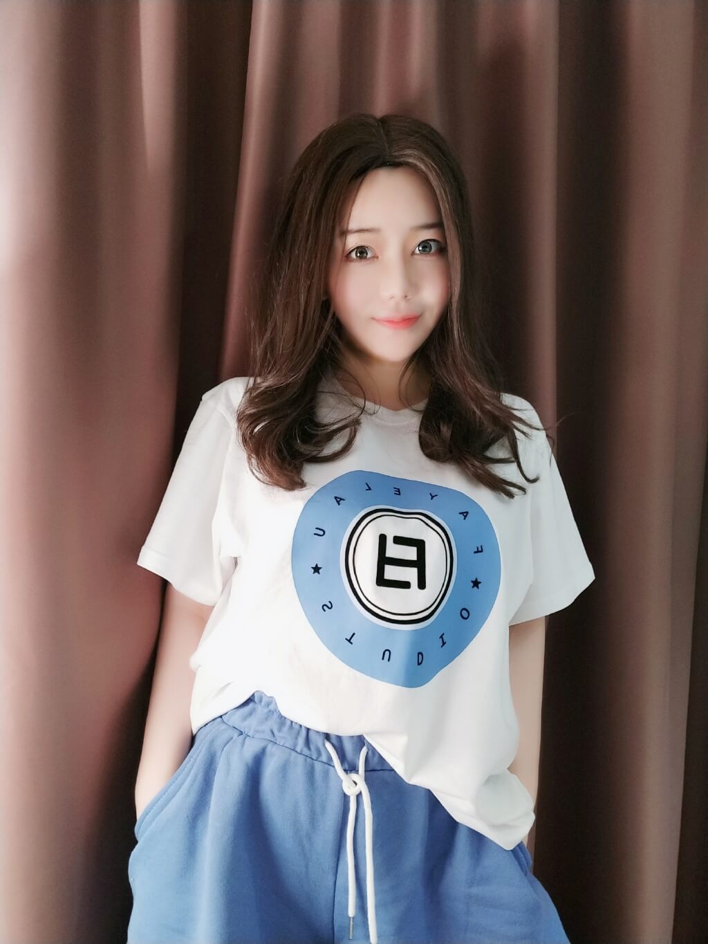 福利超滿!H級兇妹「撐爆黑色皮衣」 「衣服一脫」網全嗨翻!