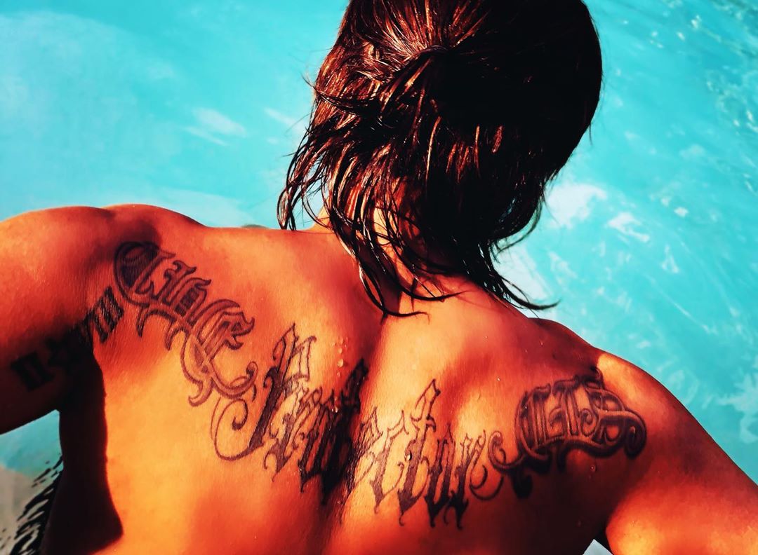 改邪歸正？羅志祥濕身進行「單人運動」　背後新增神秘密碼