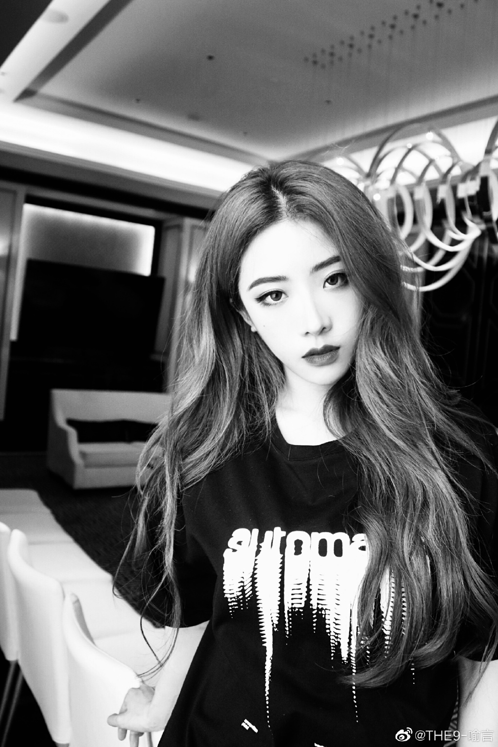 背後貼滿膠帶！THE9喻言「大片刺青曝光」　網掀論戰：當偶像還刺青？