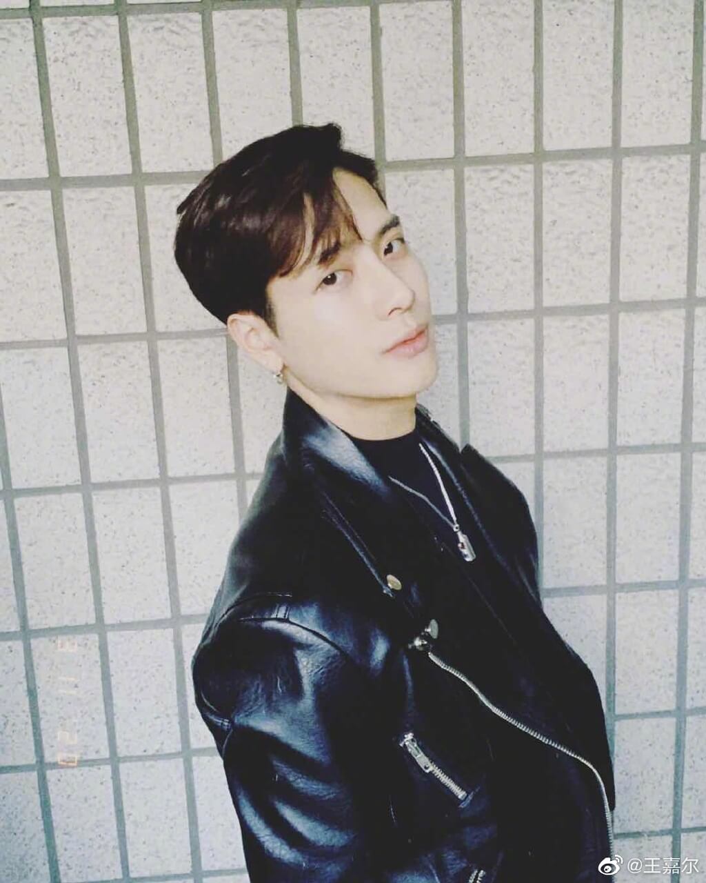 好身材太猛！王嘉爾超狂「鯊魚肌炸裂」　女粉全噴血！