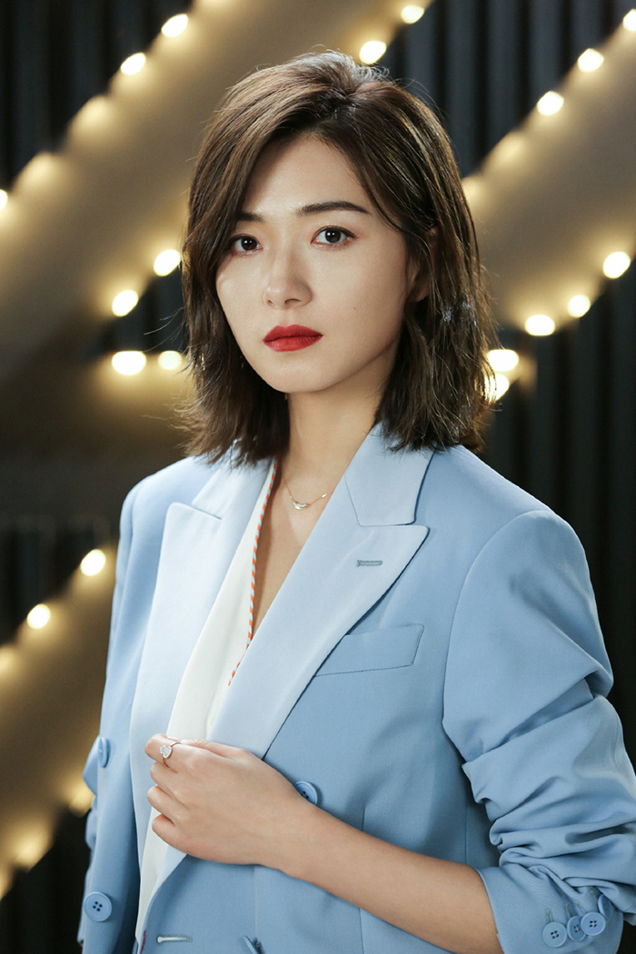 《乘風破浪的姐姐》女星出車禍！開車被撞「粉碎性骨折」網全嚇歪！