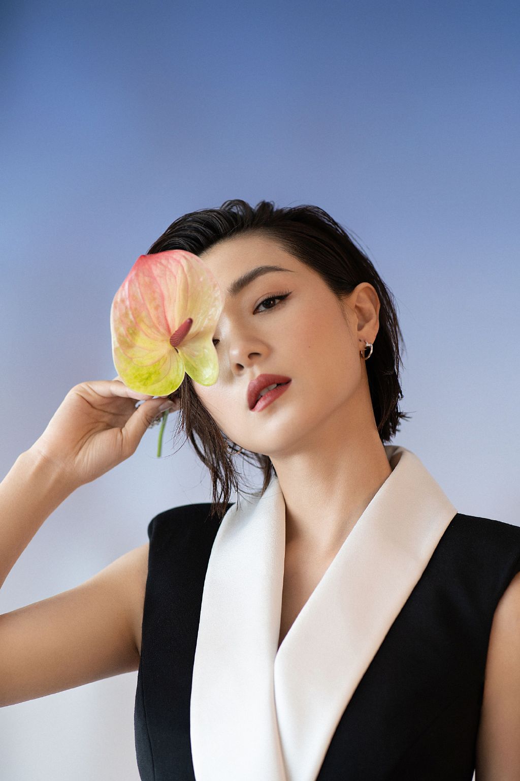 《乘風破浪的姐姐》女星出車禍！開車被撞「粉碎性骨折」網全嚇歪！