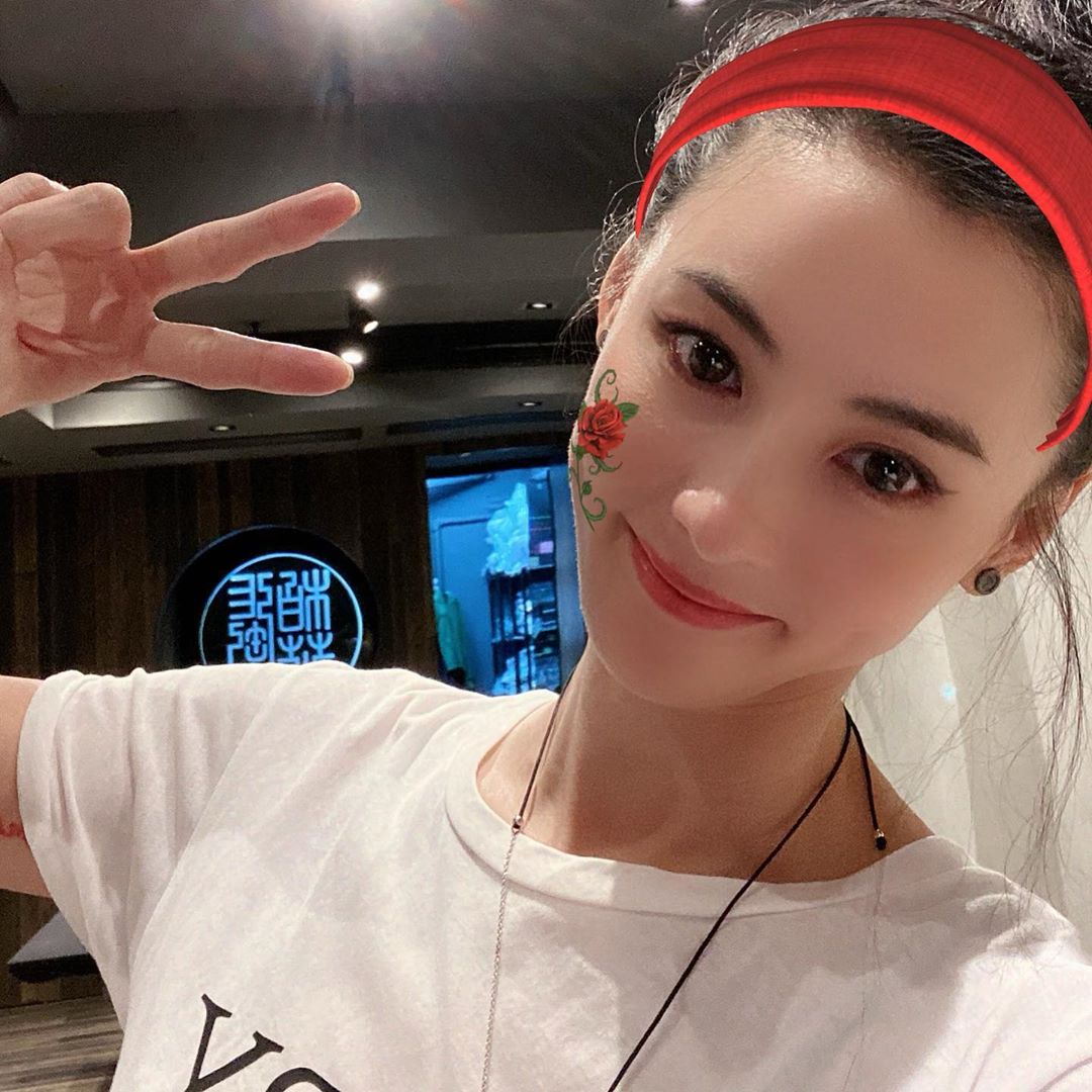 12歲身材超逆天!張柏芝兒子「冰塊腹肌炸裂」 網嚇歪:和爸爸一模一樣