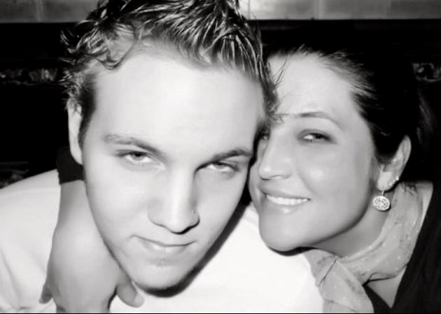 100%複製貼上！神似「貓王」外孫享年27歲：死因也離奇