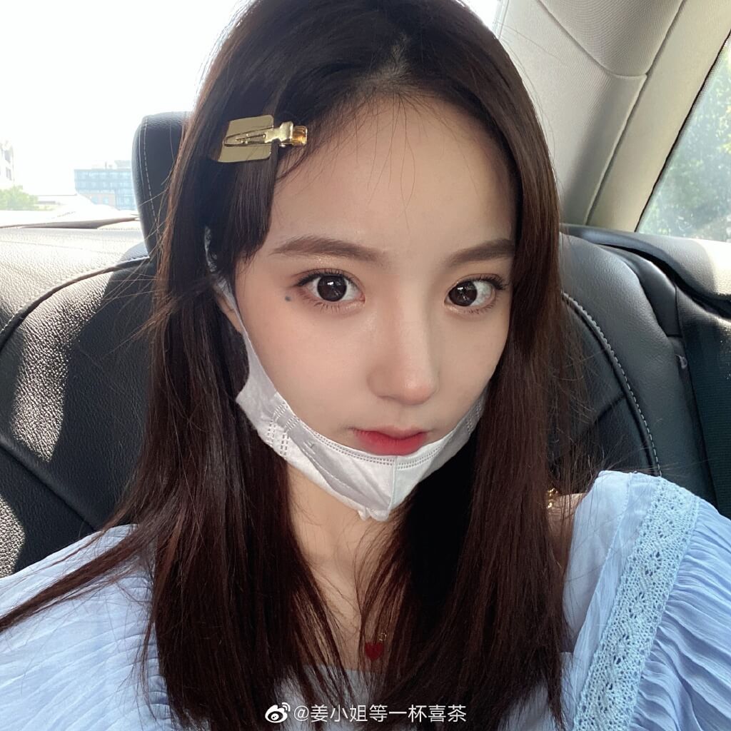 乾爹斗內破千萬!正妹直播主求禮物「快要吃不飽」 網傻眼:太做作