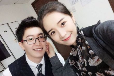 「LPL模範情侶」宣告分手！超正女主持發文：未來一切都好