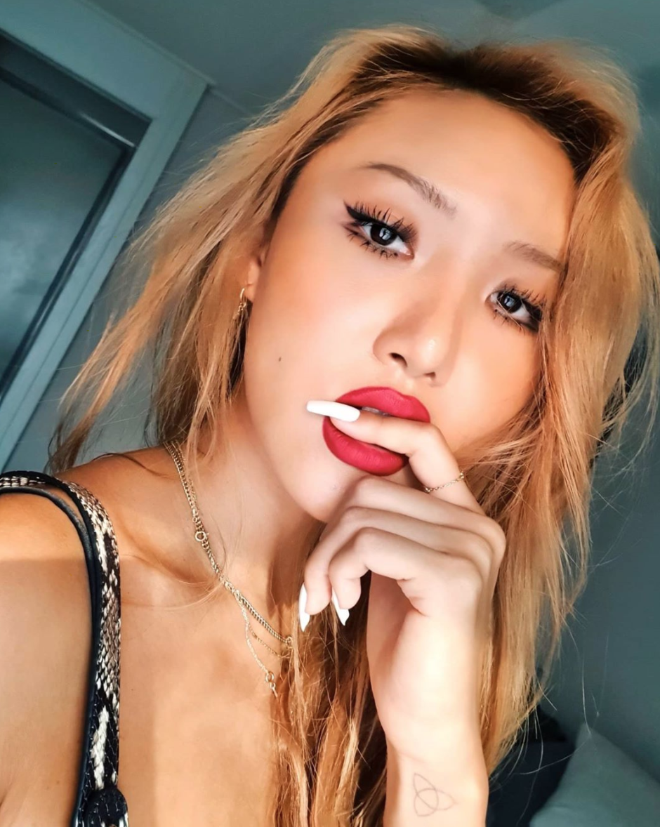  4. 華莎（Hwasa）/安惠真