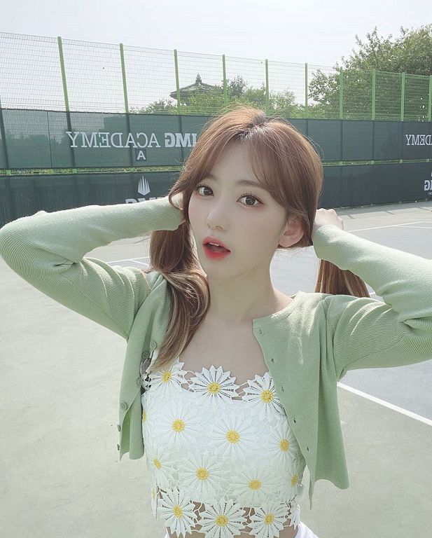 「小櫻花」長大了!宮脇咲良曝光新造型:淺色長髮亮相