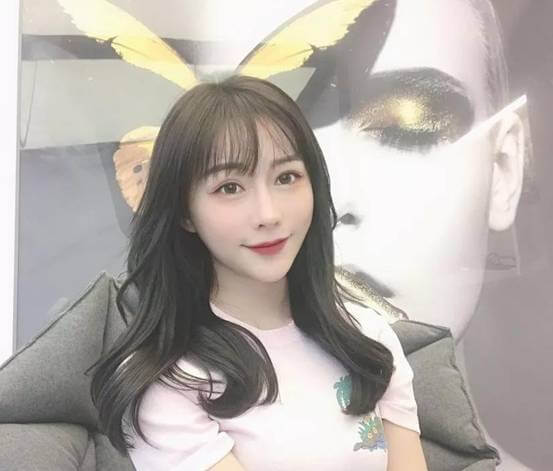 獅子大開口？直播正妹曝光「天價擇偶條件」　網酸：乾脆嫁銀行