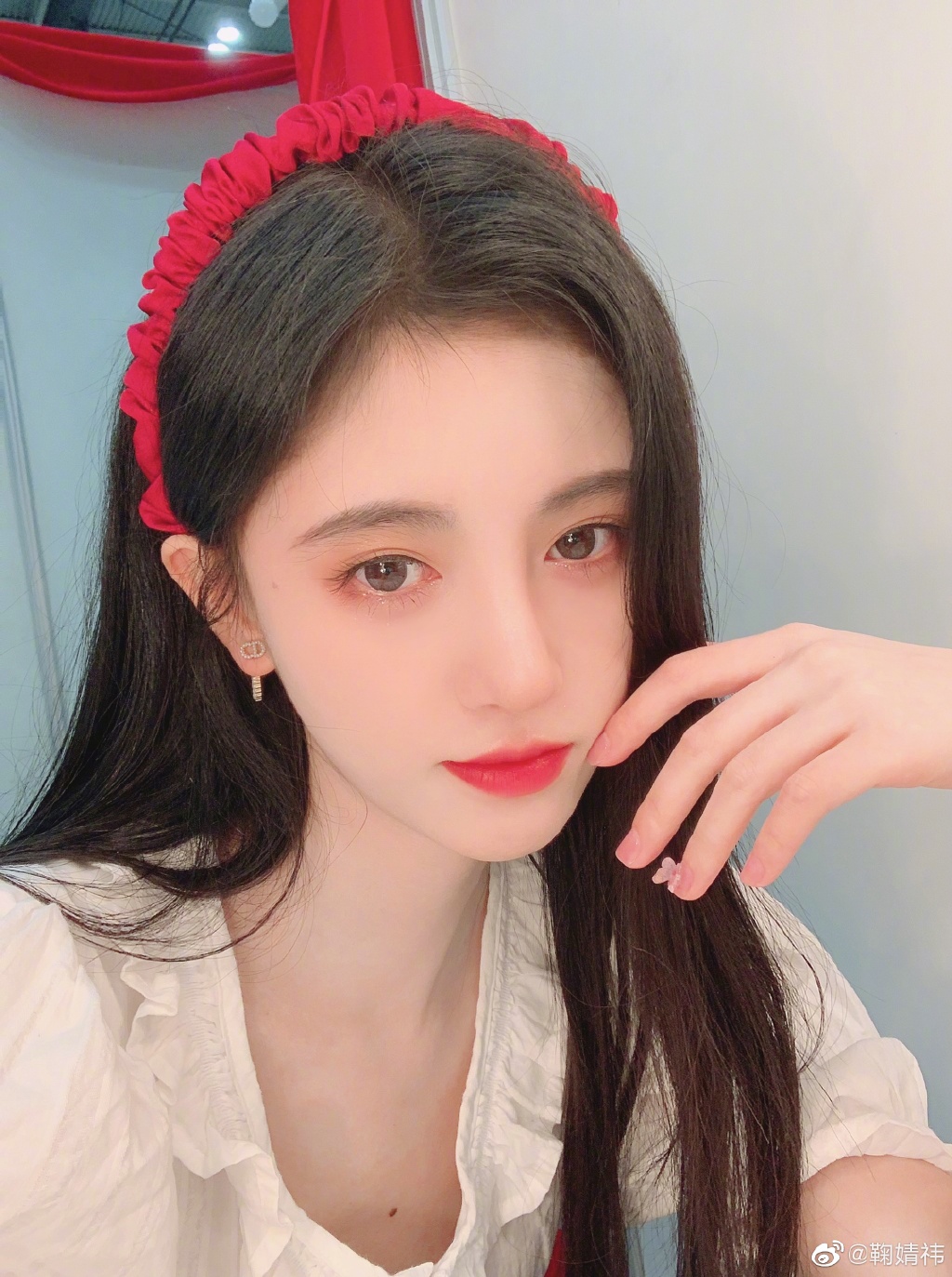 腿跟身體一樣短?「中國第一美女」真實身高曝光 網傻眼:真的很假