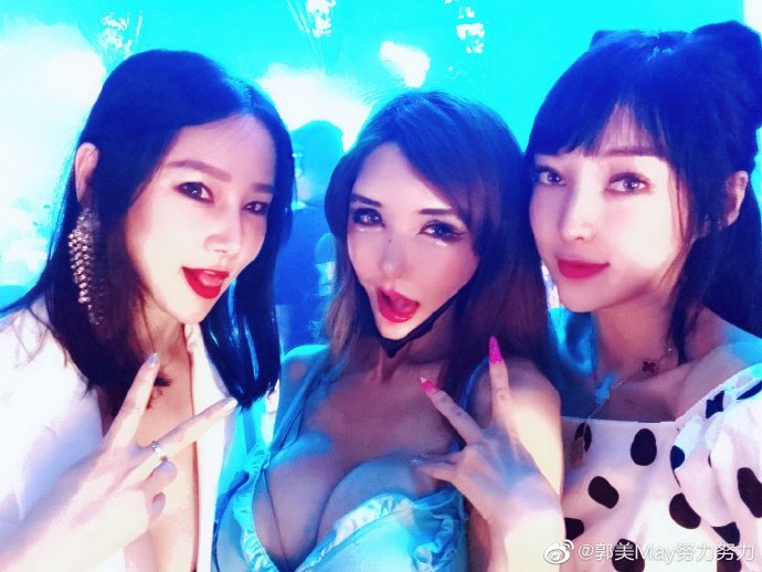 好友全都蛇精臉!超兇網紅「被酸整得像鬼」氣炸回:整形是很普通的事