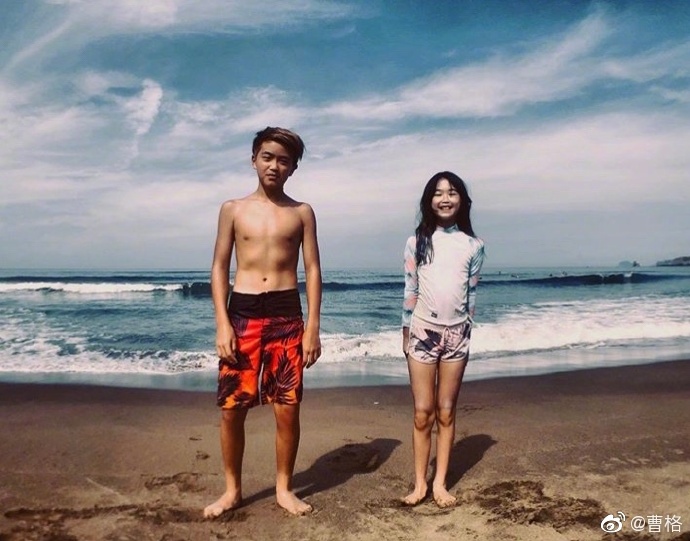 曹格兒女「飆速轉大人」！Joe「暴風抽高」　包子妹「超模長腿」嚇歪網！